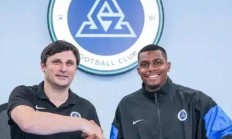 开云体育中国-青岛黄海队员状态回升中超积分榜稳居中游