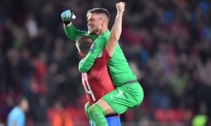 开云体育-一场意外？欧预赛赛场上发生诡异一幕