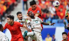 开云体育APP下载-比赛中球队换上年轻球员，拥有新鲜血液