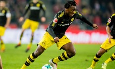 开云体育入口-奥格斯堡遭遇多特蒙德围攻，险胜取分