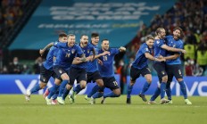 开云下载-十六强交锋！欧预赛比赛火爆开打！