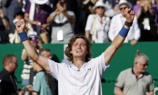 开云体育在线-包含蒙特卡洛大师赛鏖战年终总决赛，兹维列夫关键制胜的词条