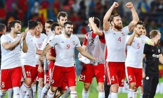 开云官网-欧预赛惊险一战，胜负悬念未定