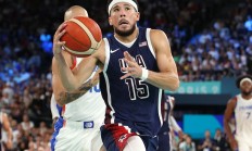 开云官网-澳大利亚队力克美国队，夺得全球篮球大赛冠军