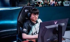 开云体育在线-包含IG轻取C9，Faker开启传奇时刻激烈交锋四强赛，技惊四座的词条