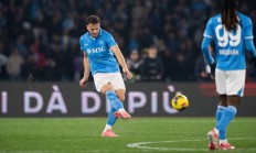 开云平台-那不勒斯全队表现糟糕，输给对手无力回天