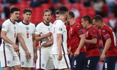 开云体育入口-欧锦赛强强对决谁能脱颖而出，胜者晋级