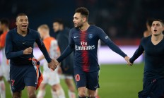 开云APP-包含巴黎圣日耳曼将与强劲对手对决的词条