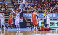 开云体育中国-包含全队奋力拼搏，巴黎成功晋级八强的词条