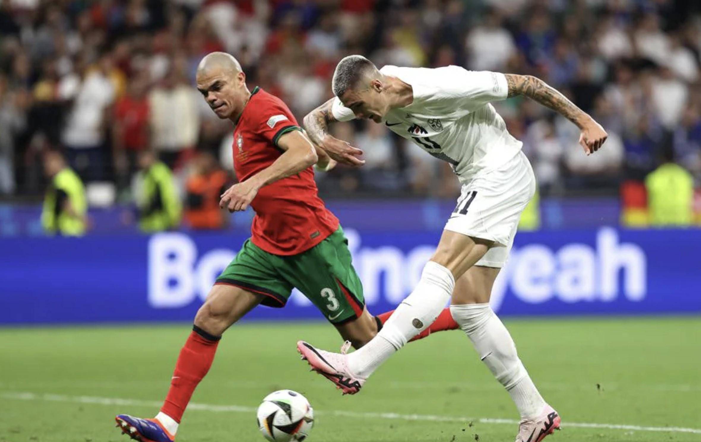 包含欧洲杯预选赛:球场上一幕幕精彩纷呈的词条 包含欧洲杯预选赛:球场上一幕幕精彩纷呈的词条