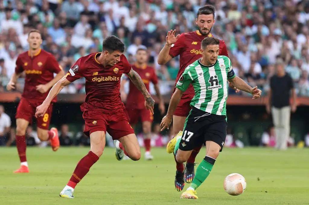 包含帕尔马队全力以赴取得胜利的词条