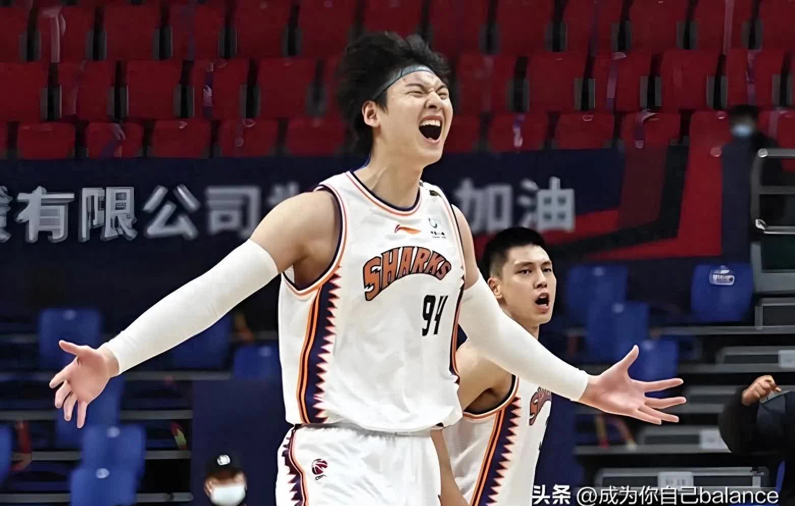 关于CBA联赛推迟，球员们在家中保持训练状态的信息