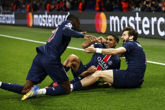 包含战意十足：巴黎圣日耳曼世俱杯热身赛回顾的词条