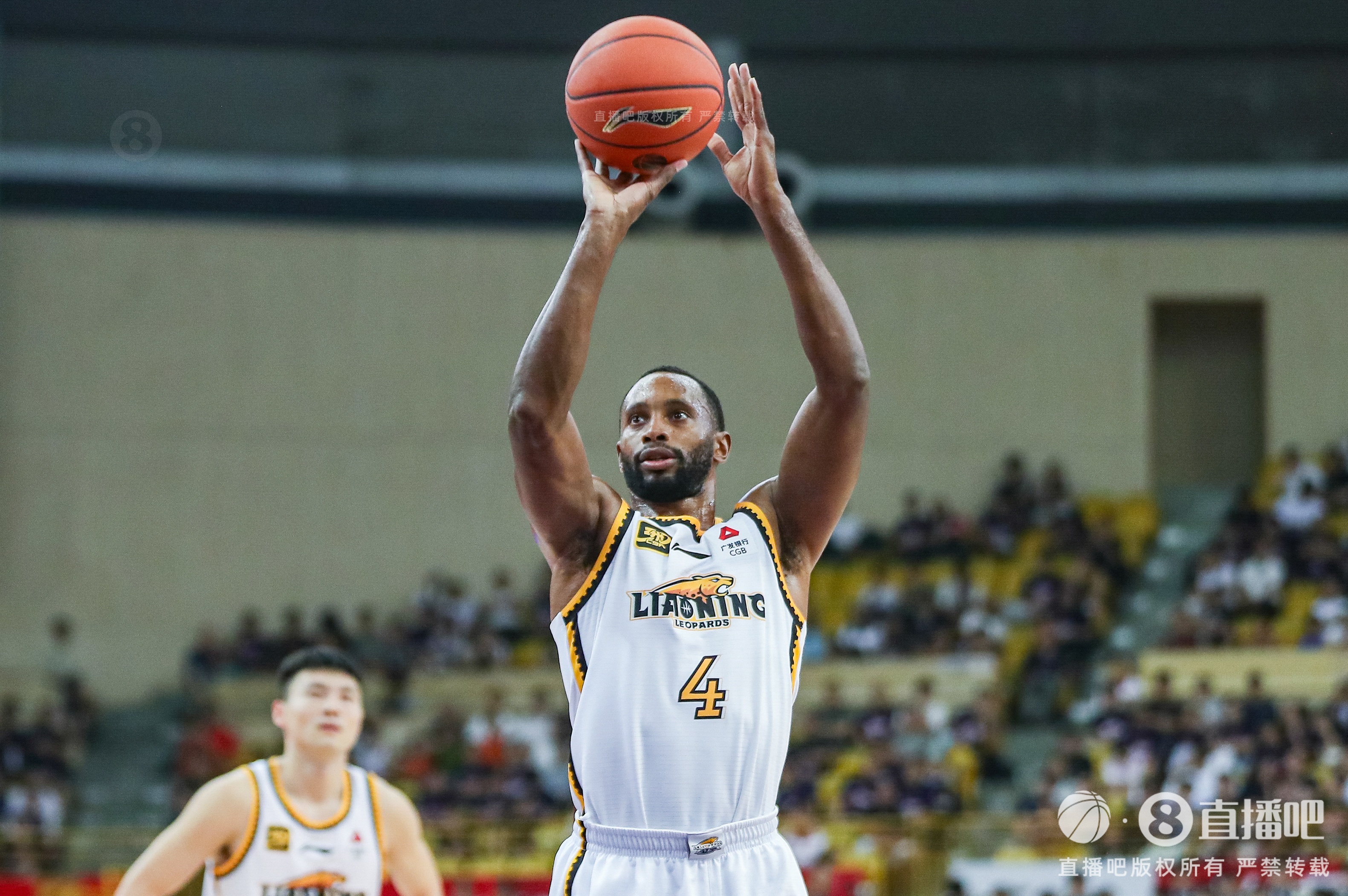 一脚绝杀：致命一击，赛场上演惊心动魄一幕的简单介绍