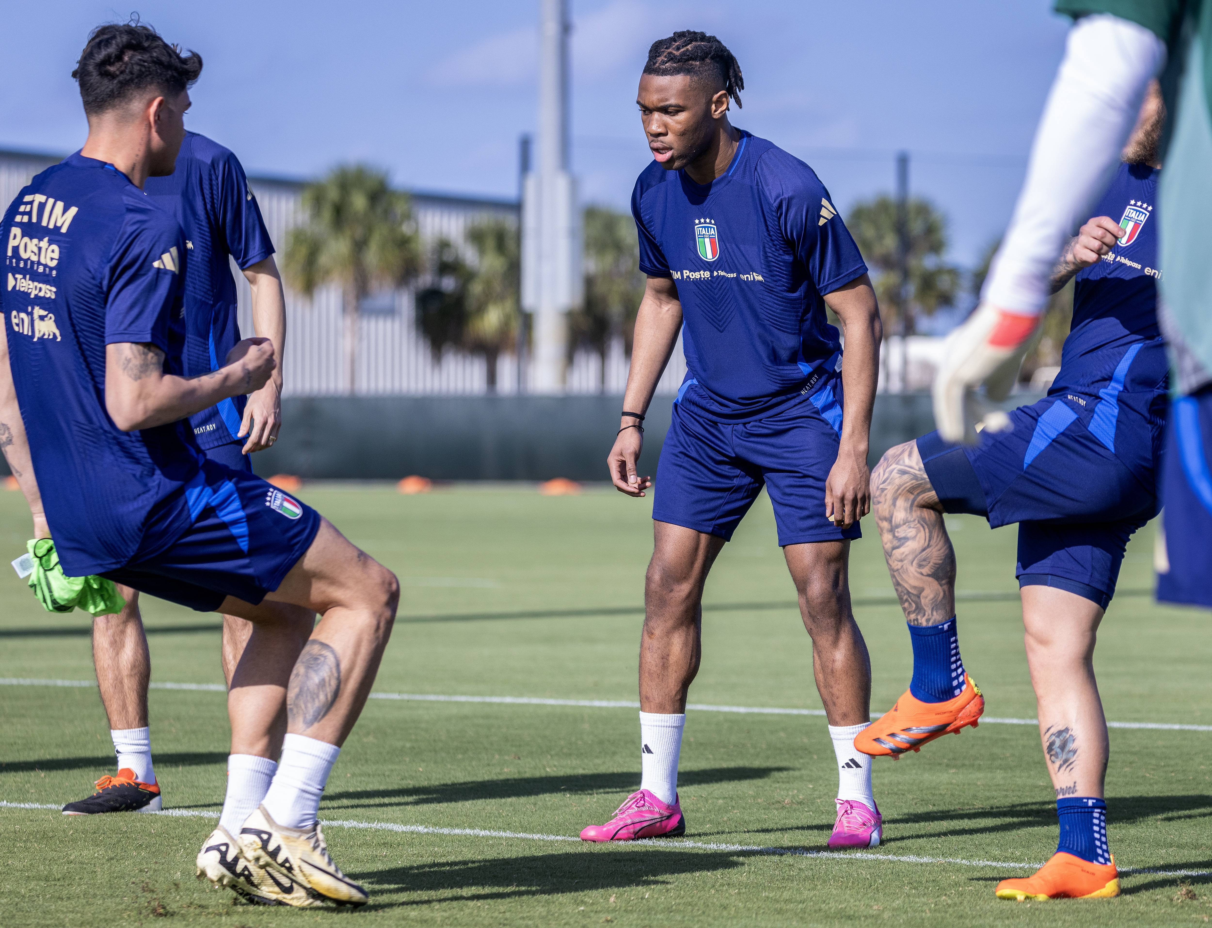 关于意大利足球职业联盟赛事引发球迷热情追捧的信息 关于意大利足球职业联盟赛事引发球迷热情追捧的信息