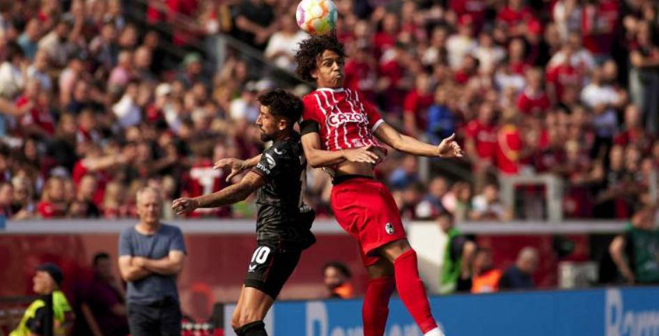 包含弗赖堡中场球员因伤缺席下一场比赛的词条