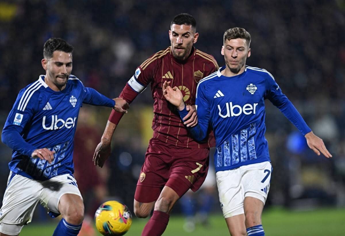 包含意大利职业足球赛场上的紧张气氛的词条