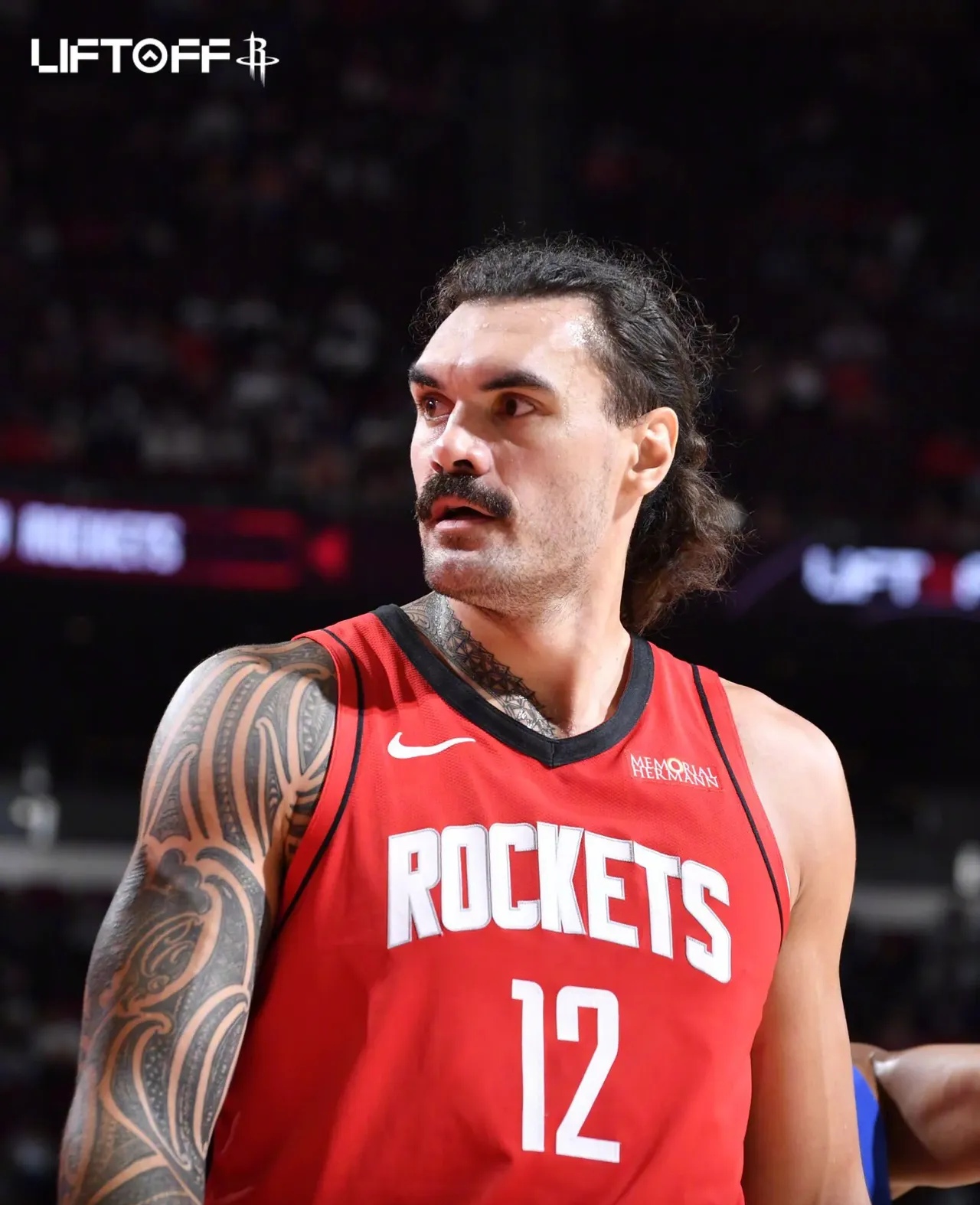 火箭队大胜尼克斯队，赢得比赛