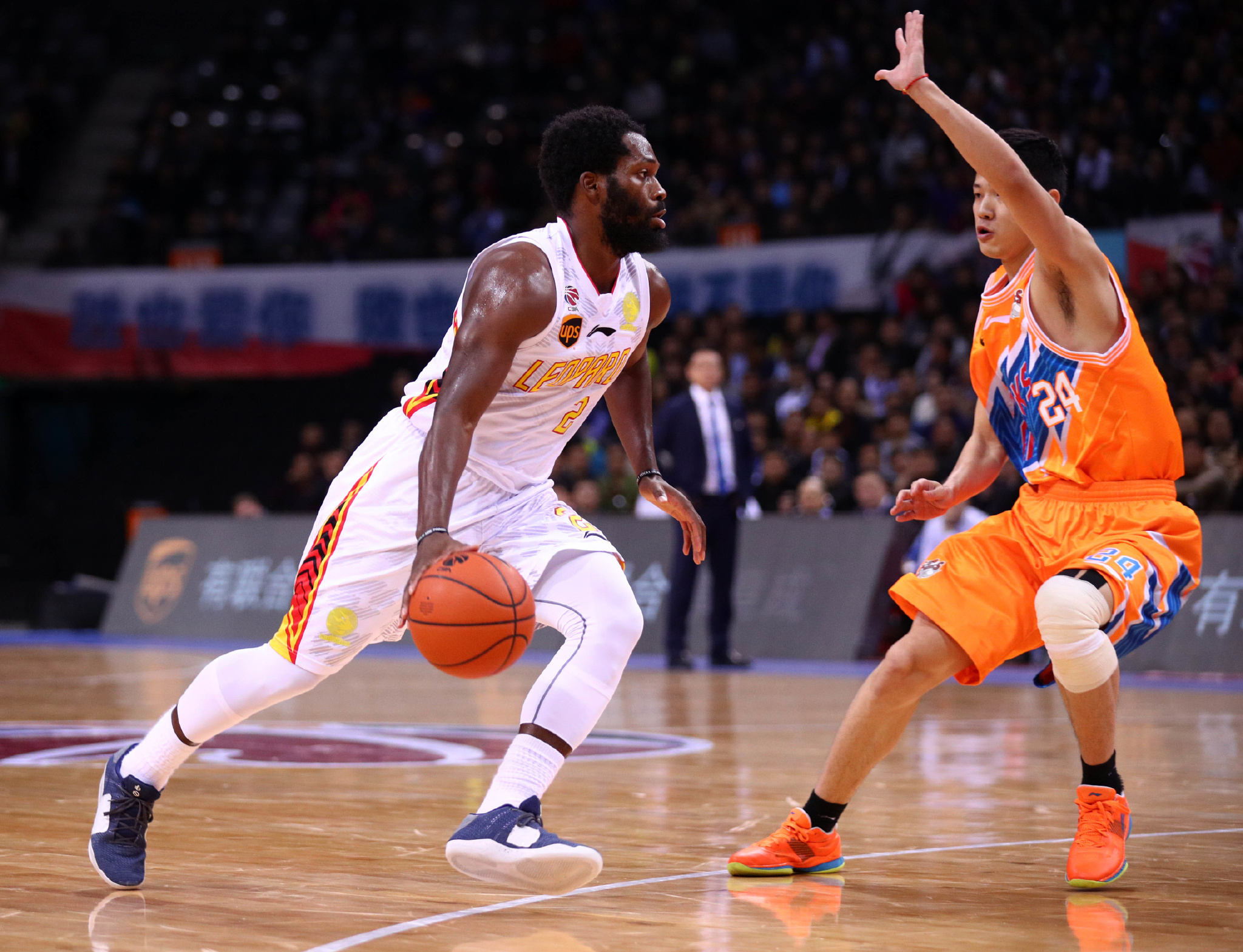 里昂主场大胜蒙皮利,全取三分的简单介绍 里昂主场大胜蒙皮利,全取三分的简单介绍