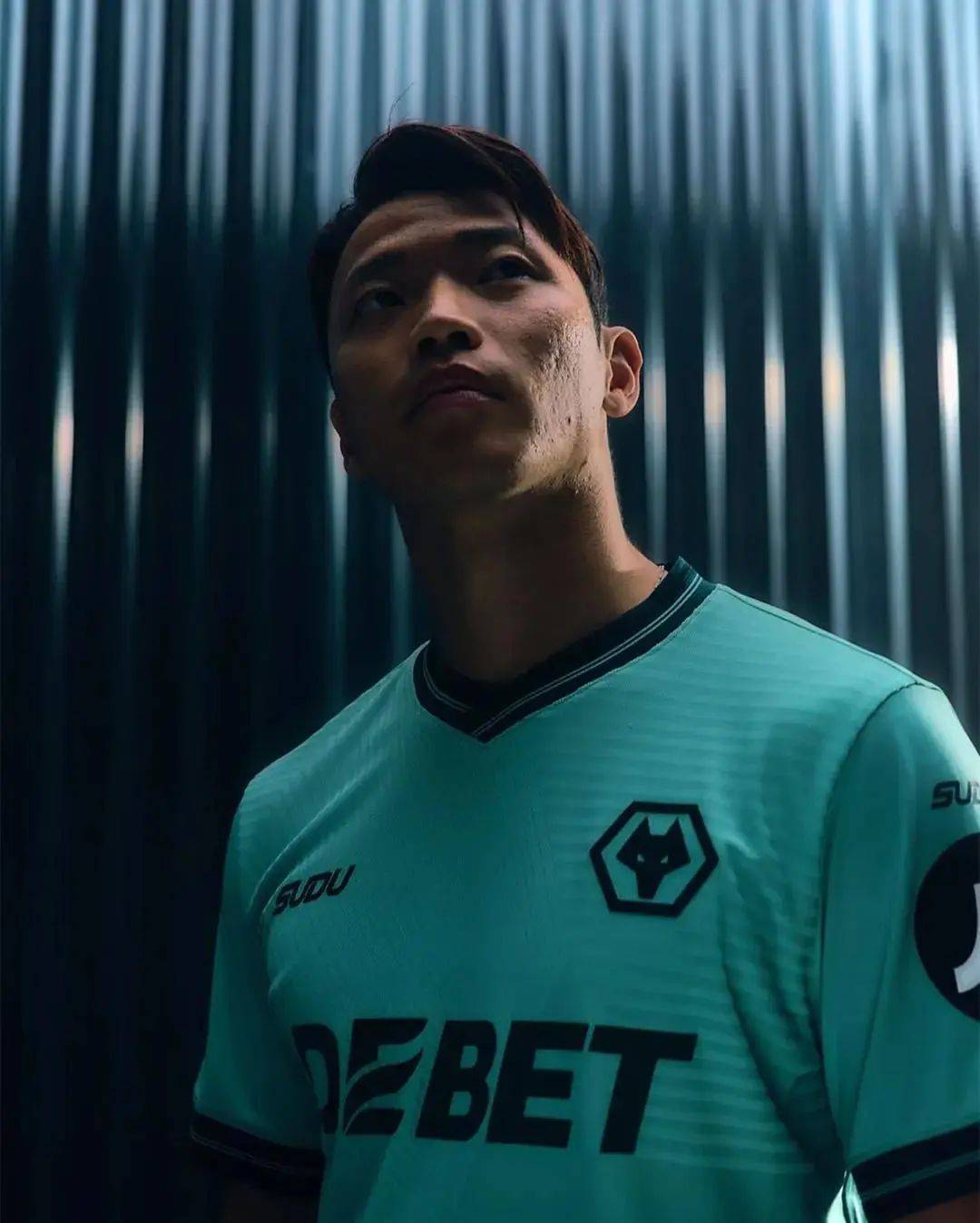 狼队客场战平南安普顿，展现稳固攻防的简单介绍