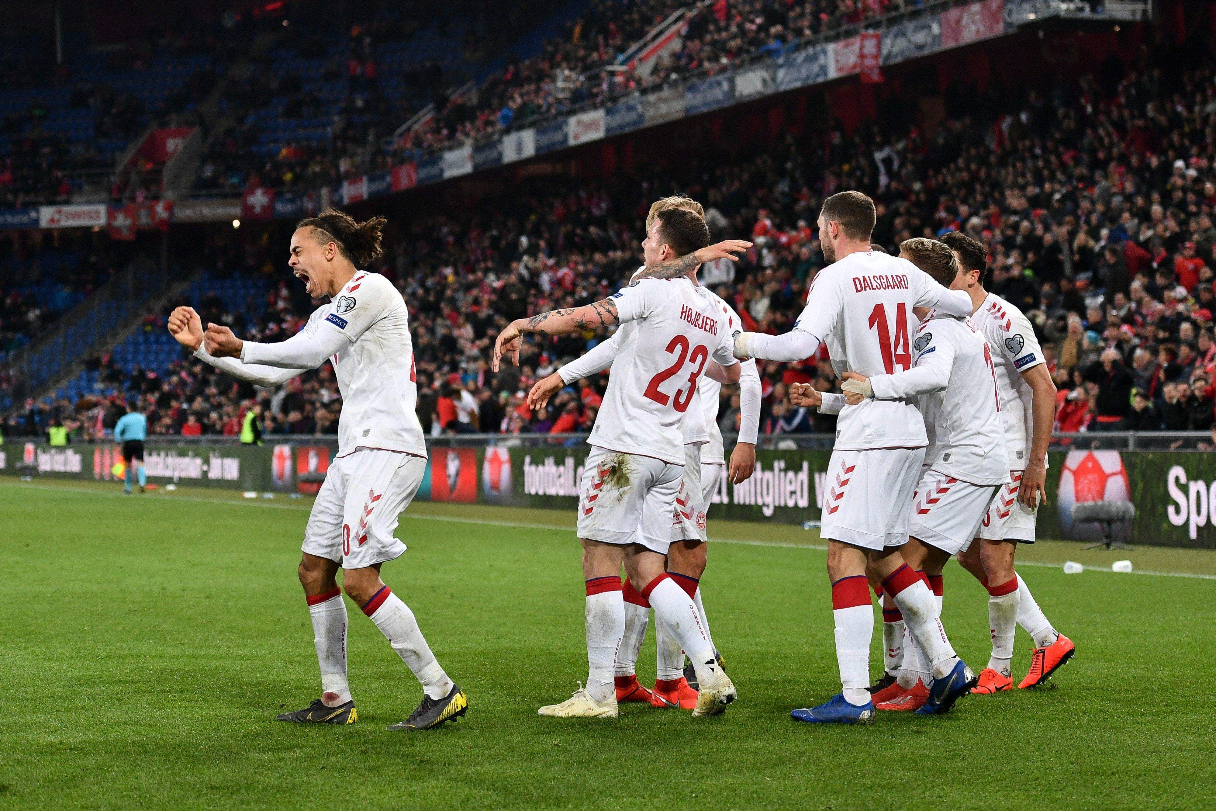 瑞士棒球队在激烈比赛中取得胜利