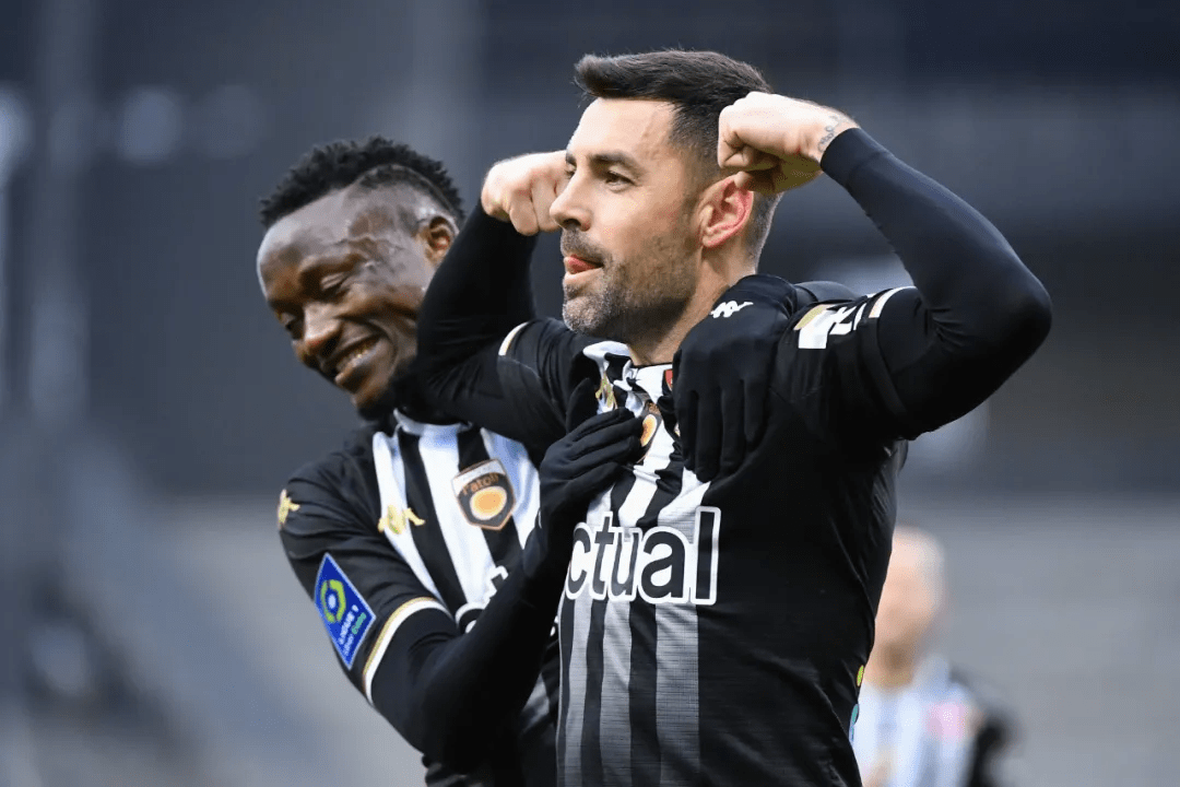 卡昂客场战平特鲁瓦,保持不败纪录 卡昂客场战平特鲁瓦,保持不败纪录