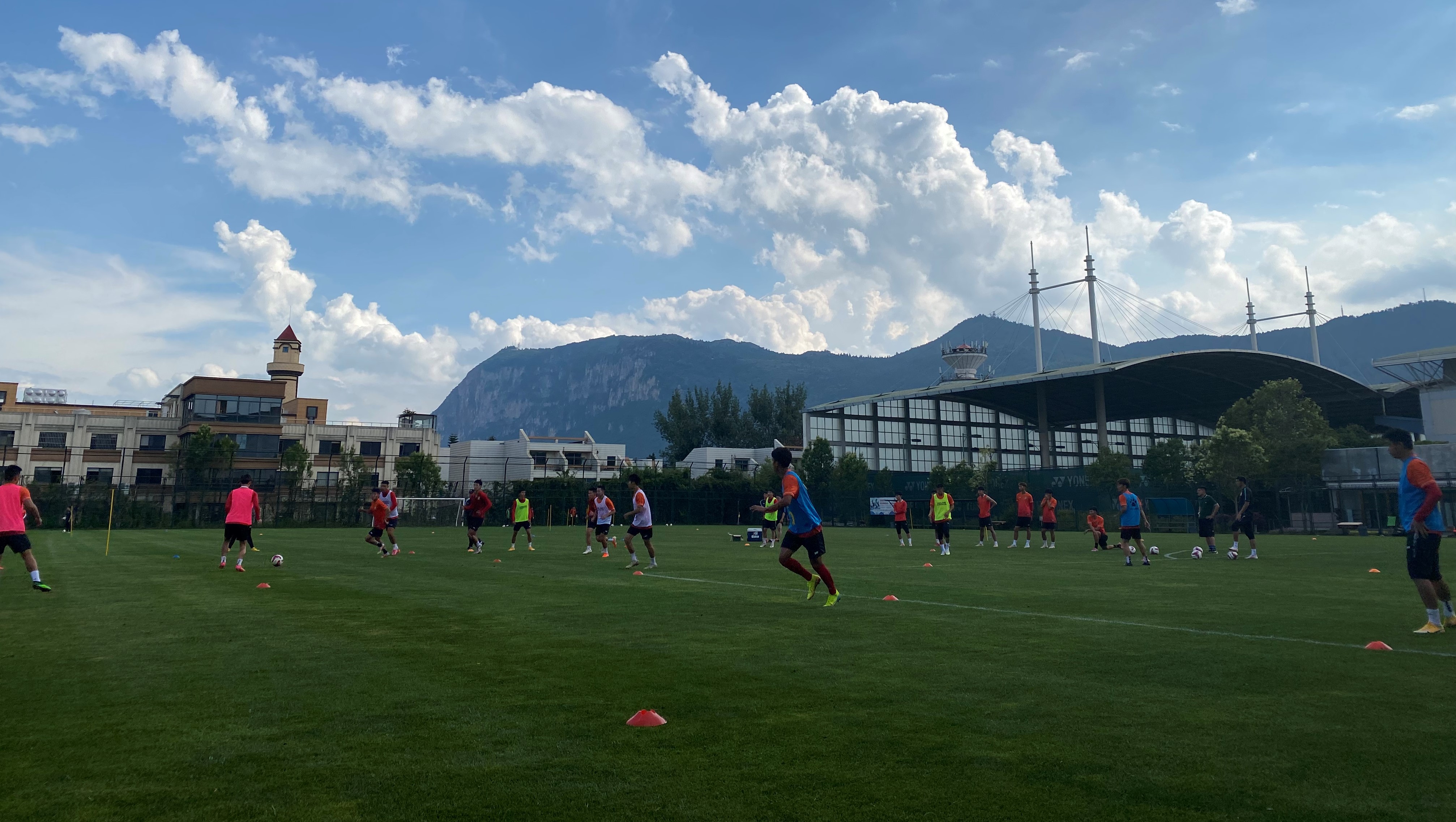 桃太郎狐狸赛前备战,球队团结一心 桃太郎狐狸赛前备战,球队团结一心