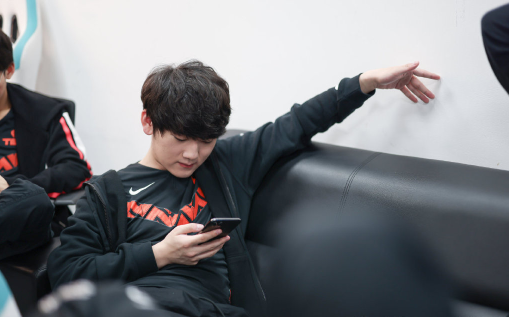 HKA鏖战FPX,Crisp单局斩获MVP焦点之战入围赛,让粉丝疯狂欢呼的简单介绍 HKA鏖战FPX,Crisp单局斩获MVP焦点之战入围赛,让粉丝疯狂欢呼的简单介绍