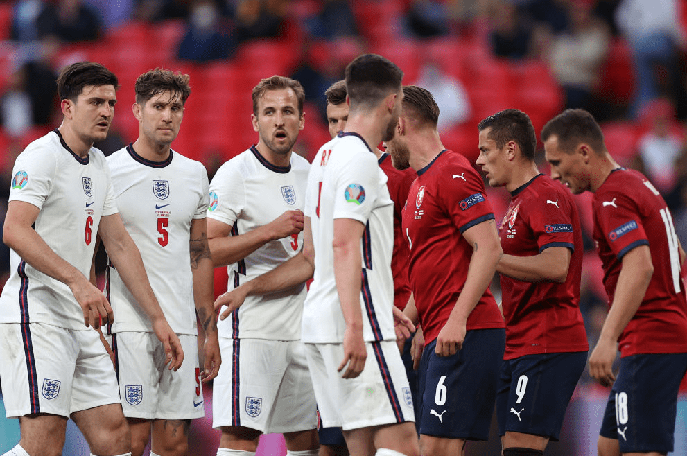 欧锦赛强强对决谁能脱颖而出，胜者晋级