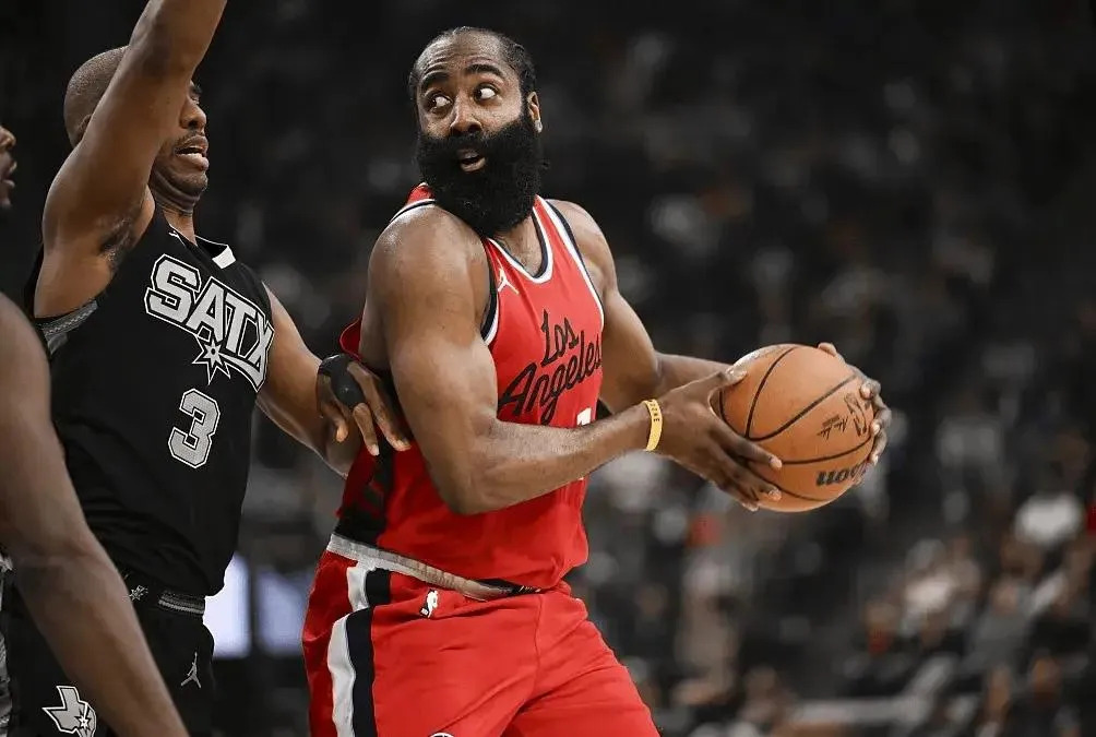 湖人再次战胜火箭，系列赛3-2领先