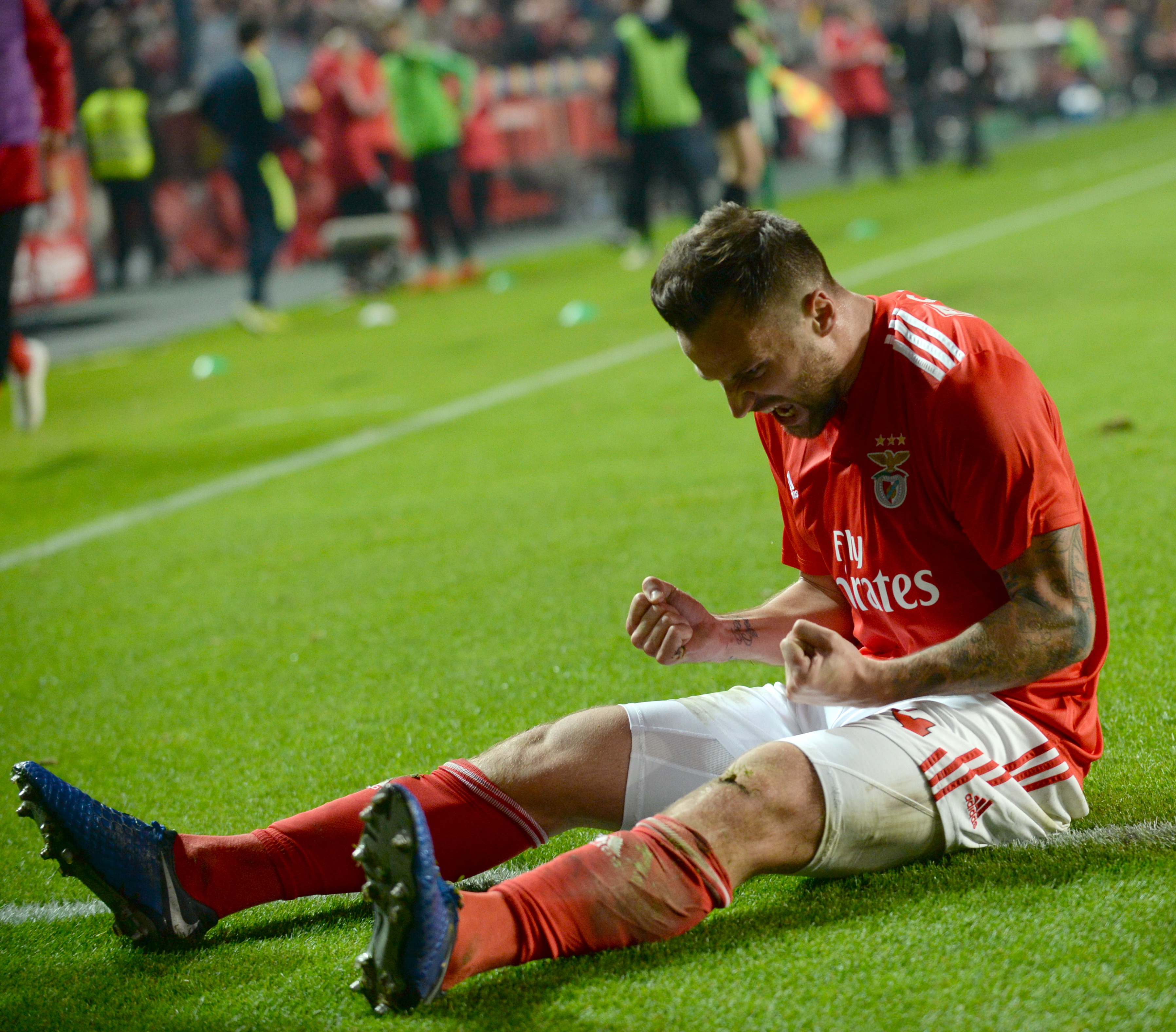 激情足球赛事,球星卓绝表现惊艳全场 激情足球赛事,球星卓绝表现惊艳全场