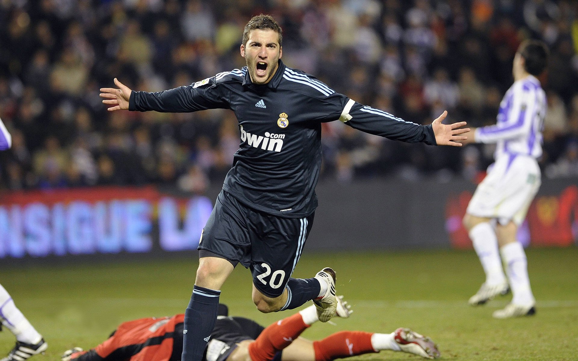 胜利的暗面与那束突如其来的光